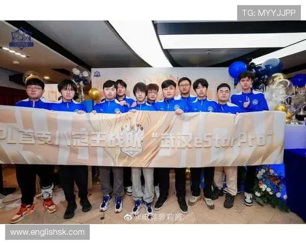 激情碰撞巅峰对决聚焦中北美区决赛荣耀之夜书写绿茵传奇新篇章 - 副本 (3) - 副本