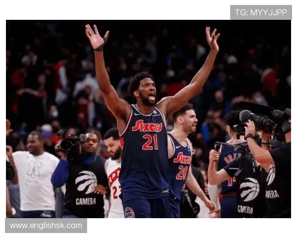 NBA季后赛激战正酣 星光熠熠球员表现引发球迷热议